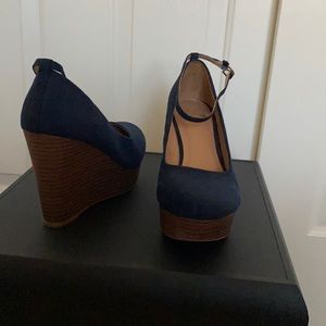 Women’s size 7 navy strappy wedge heels